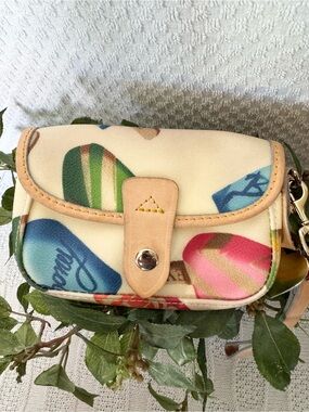 Dooney & Bourke EUC vintage popsicle wristlet